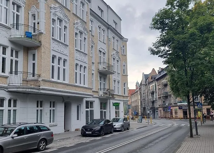 Obok Parku Slaskiego Apartmán Chorzów